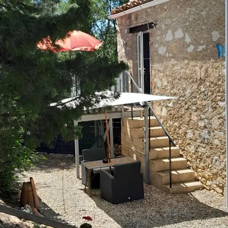 Sur La Bonnefooi Bed & Breakfast Prades-sur-Vernazobre Exterior photo